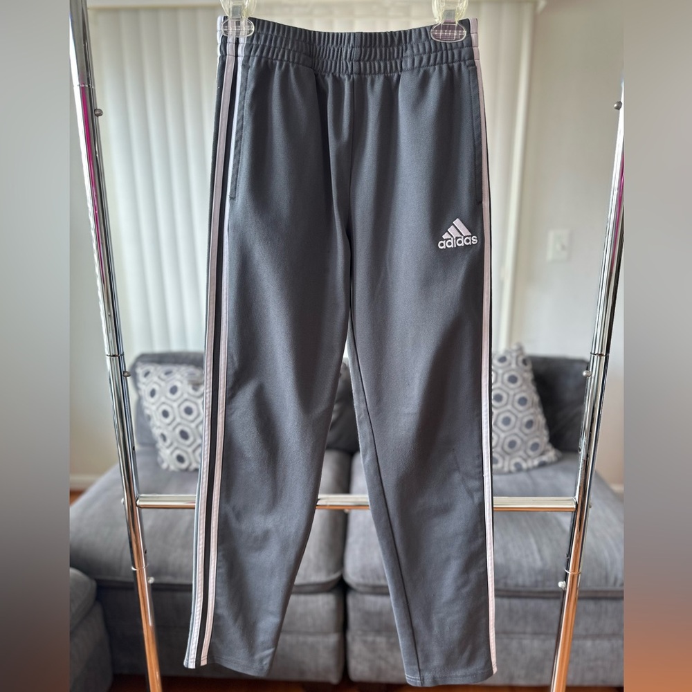 Adidas Boys Gray Sweatpants w/ White Stripes on Sides     Size L (14-16)